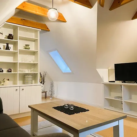 Brossolat Og, Rebbelstieg Apartament *